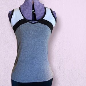 🦄 𝅺new York Laundry V Neck Tank Gray Black White Sz S